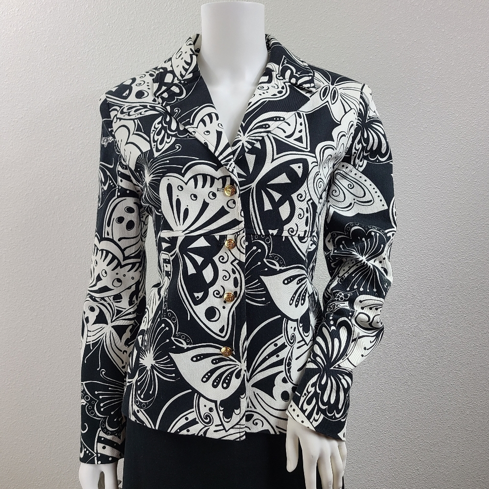 Black and white tailored butterfly print blazer by St John Sport Mary Gr…